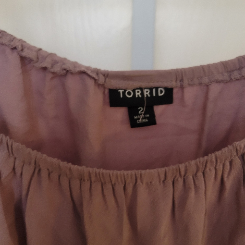 Torrid Cold Shoulder Top Size 2 - Picture 8 of 10
